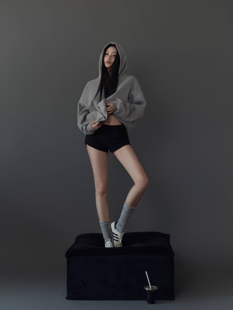 Ethnic Fashion Studio - Grijze sfeer Portretthema Fotografie Kostuumset Luie