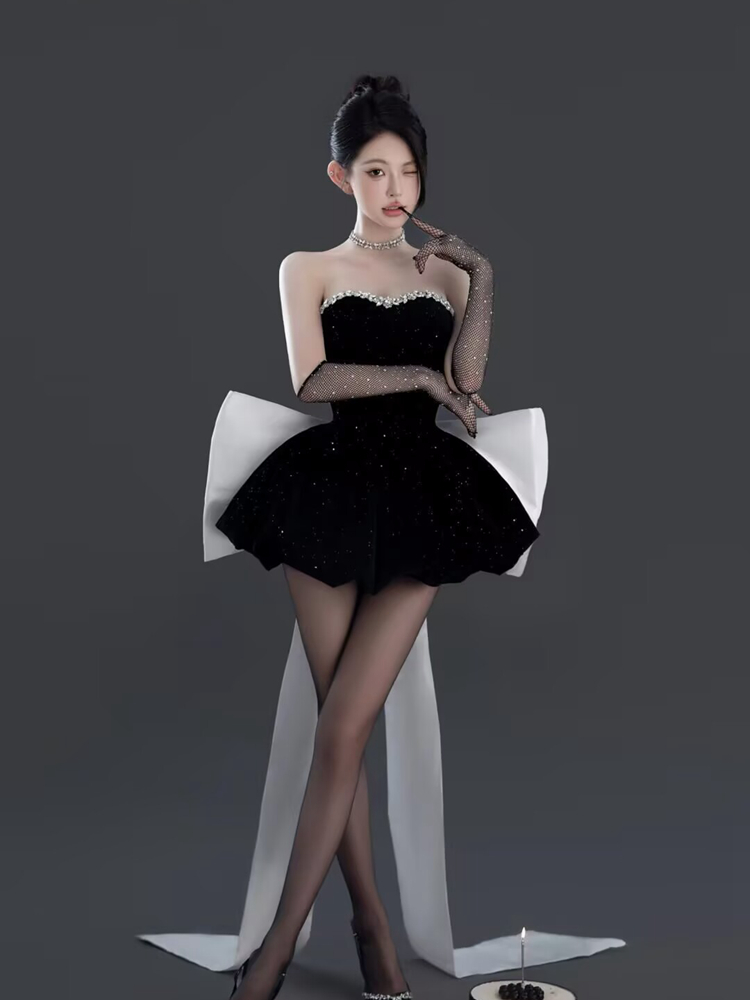 Elegante zwarte fotografiekost - Ethnic Fashion Studio recensie en prijs
